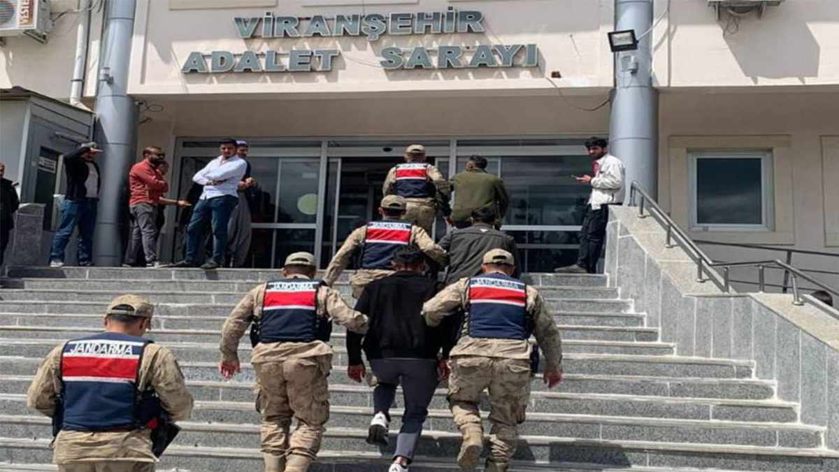 Şanlıurfa’da aranan şahıslar kıskıvrak yakalandı!
