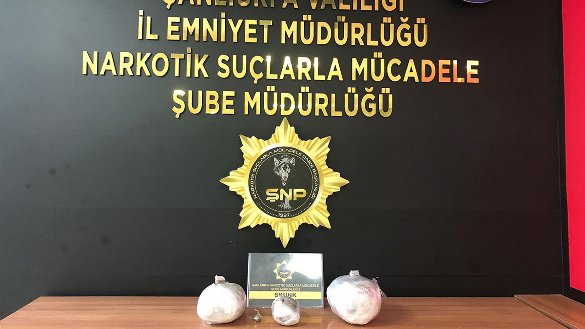 Şanlıurfa'da durdurulan 2 araçtan kilo kilo zehir çıktı