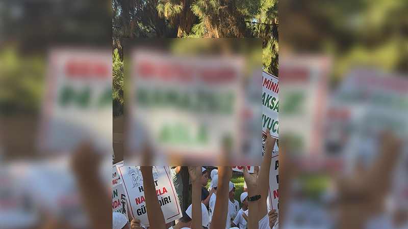 Şanlıurfa’da etkinliğe damga vuran pankart! Gören bir daha baktı