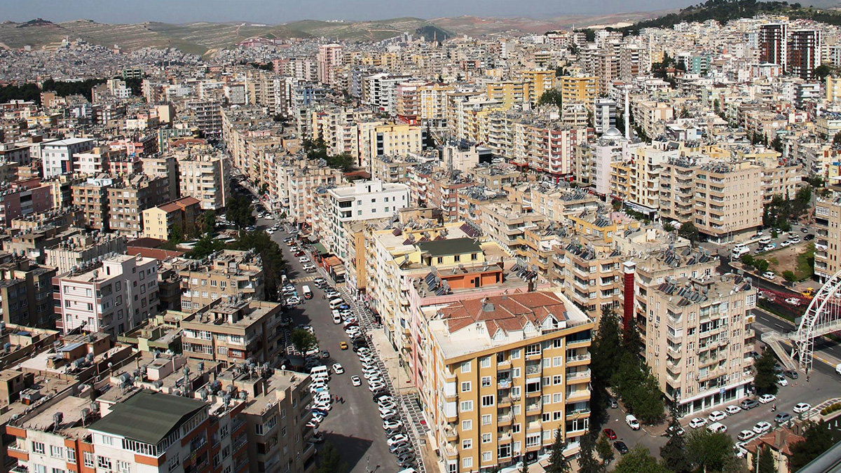 Şanlıurfa’da evler peynir ekmek gibi satılıyor! Ama bir detay var ki...