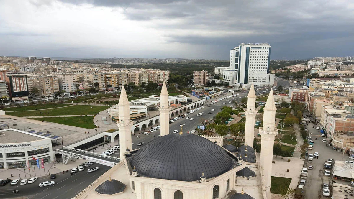 Şanlıurfa'da heyecanlandıran 'kara bulut' sürprizi!