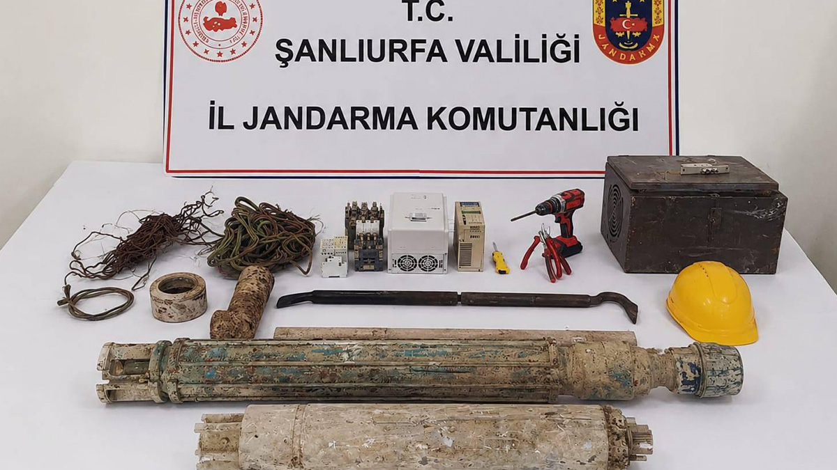 Şanlıurfa’da jandarmadan kaçamadılar: Çaldıkları malzemelerle yakalandılar