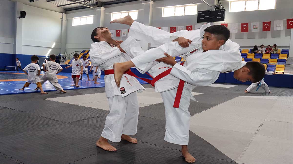 Şanlıurfa’da karate kursu minik sporcuların gözdesi oldu