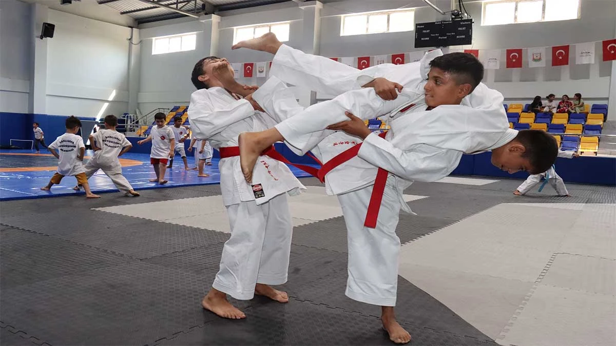 Şanlıurfa’da karate kursu minik sporcuların gözdesi oldu