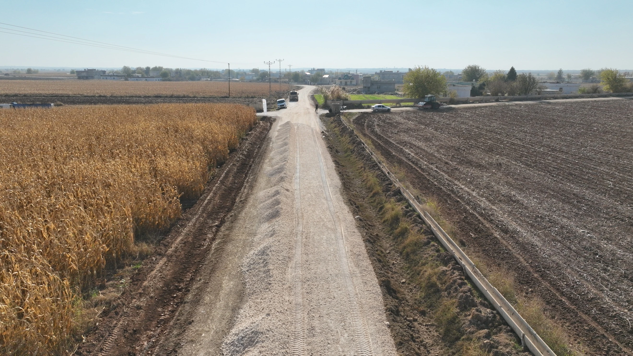 Akçakale kırsalına güvenli yol hamlesi