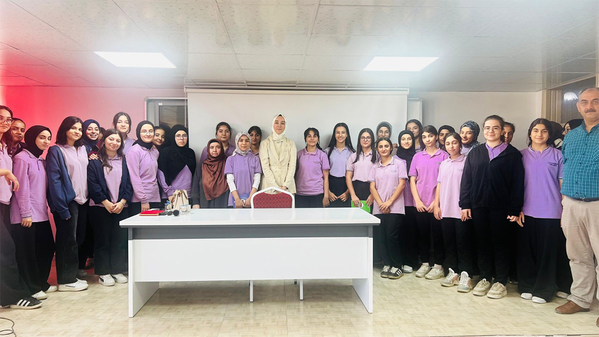 Şanlıurfa’da öğrencilere “Peygamberimiz ve Aile Ahlakı” konferansı