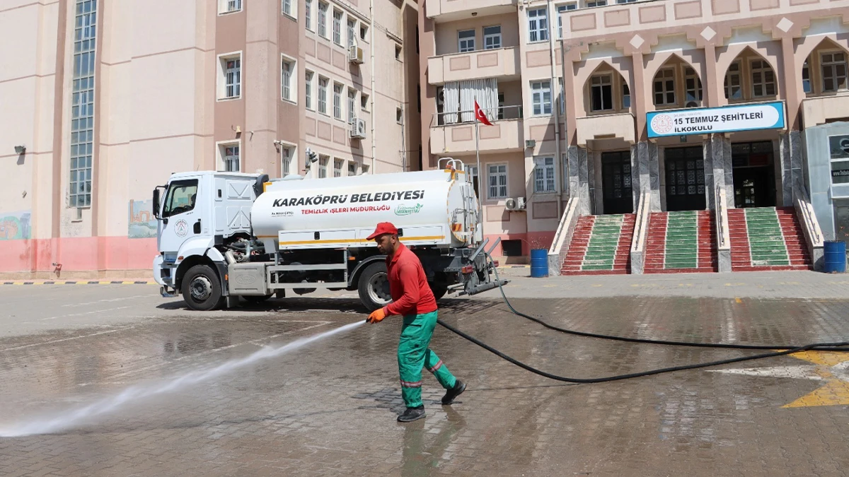 Şanlıurfa’da okullar foşur foşur yıkandı!