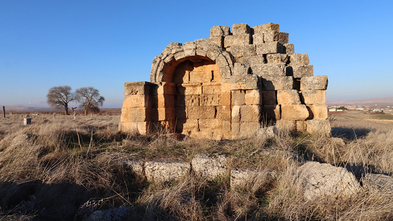 Binlerce yıllık izler! Şanlıurfa’da Roma dönemine ait mezar kalıntısı ortaya çıktı