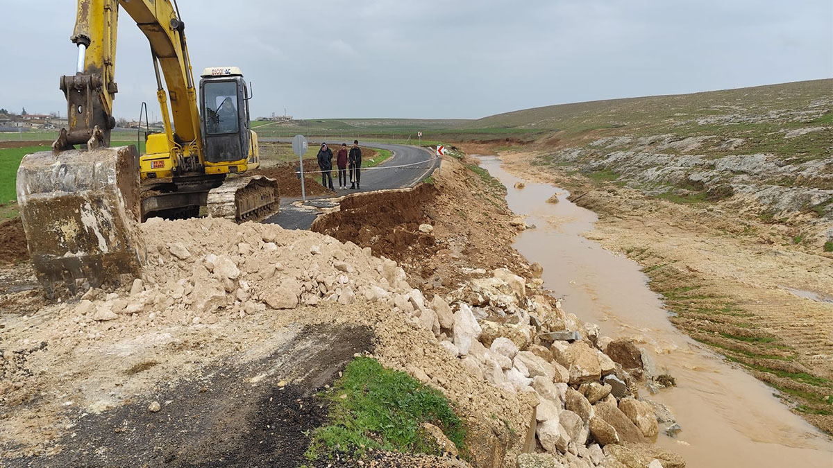 Şanlıurfa’da selin yaraları sarılıyor: Ekipler dört koldan sahaya indi!