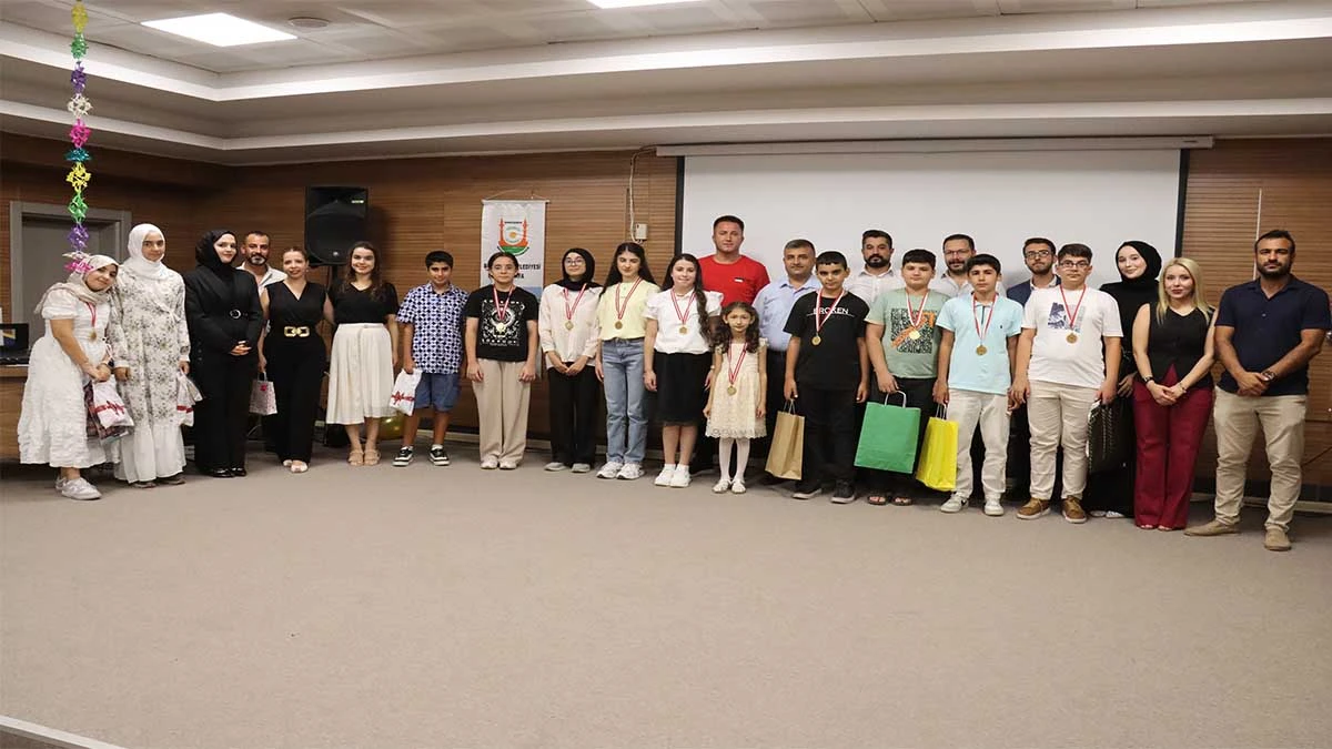 Şanlıurfa’da yazın en renkli finali: Gençler sahneyi büyüledi!