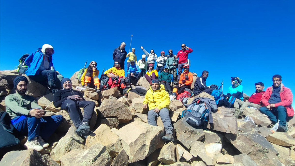 Şanlıurfalı dağcılar zirvede! Küresel ısınmaya dikkat çektiler