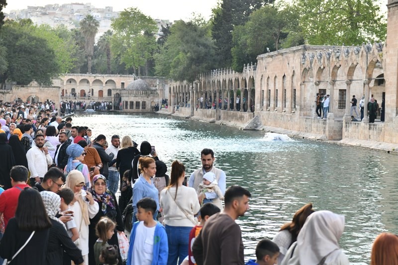 Şanlıurfa’ya günübirlikçi akını!