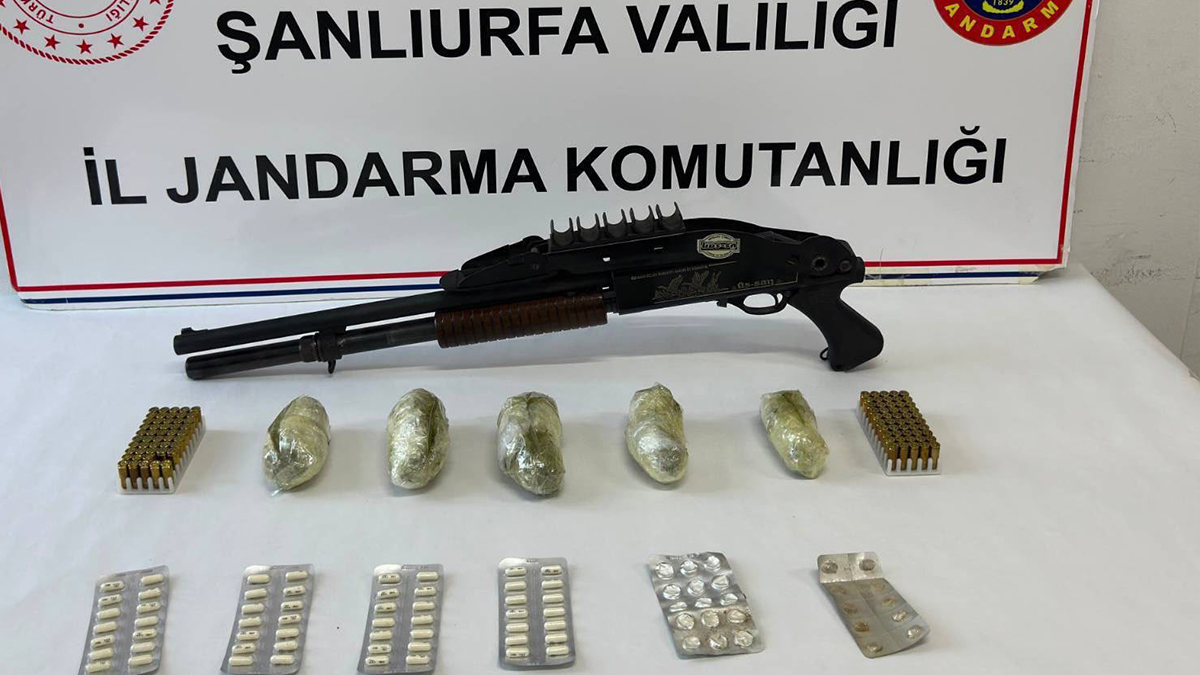 Şanlıurfa’da jandarmadan zehir tacirlerine baskın! Aramalarda silah ve mermi de çıktı
