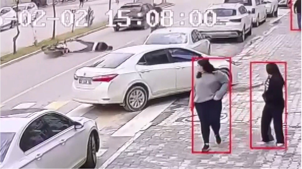 Şanlıurfa’da motosiklet dehşeti! Sürücü metrelerce savruldu