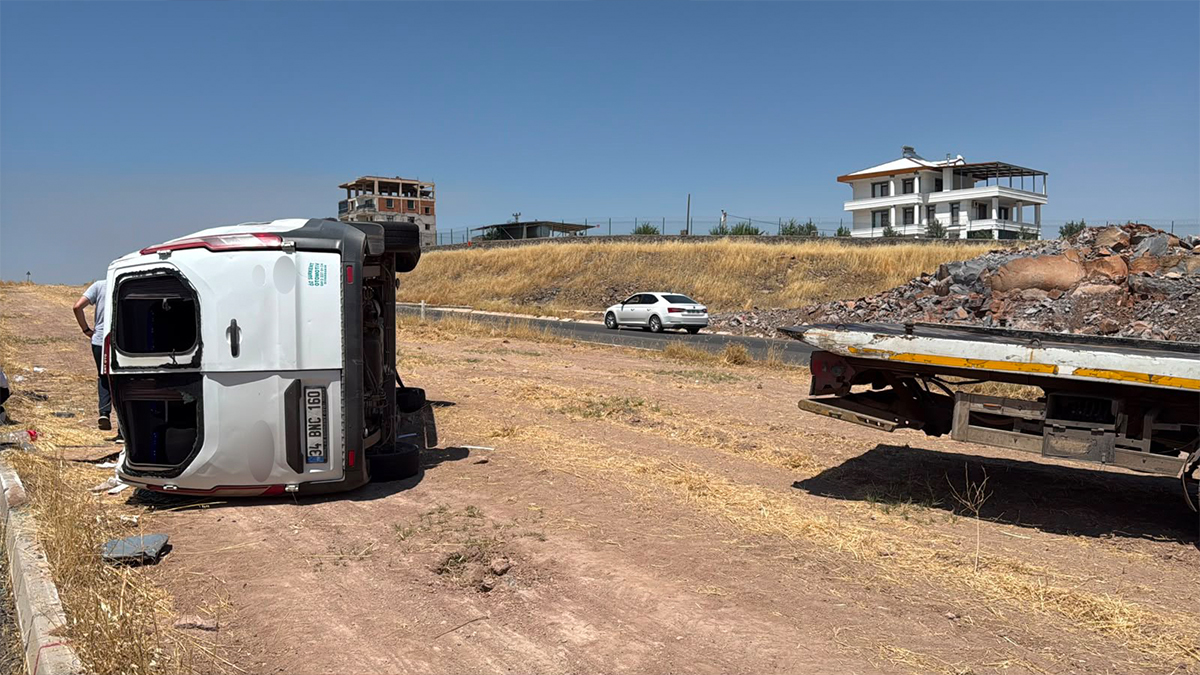 Engellileri taşıyan minibüs devrildi: 19 yaralı