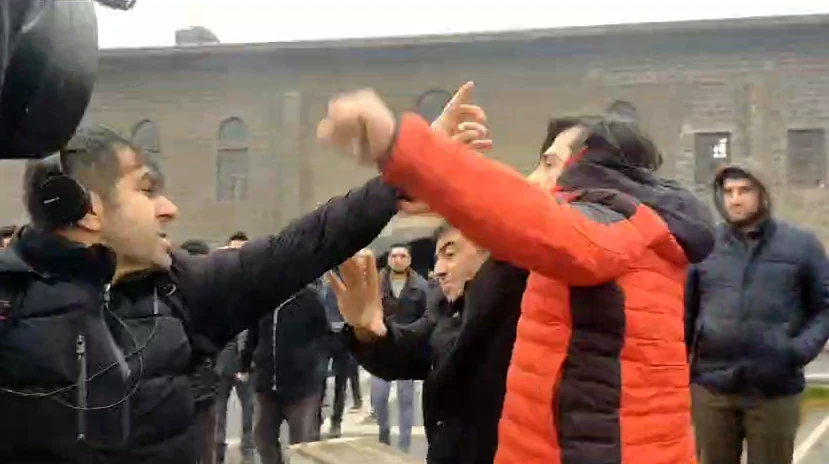 Diyarbakır'da gazeteciye saldırı! GGC'den kınama