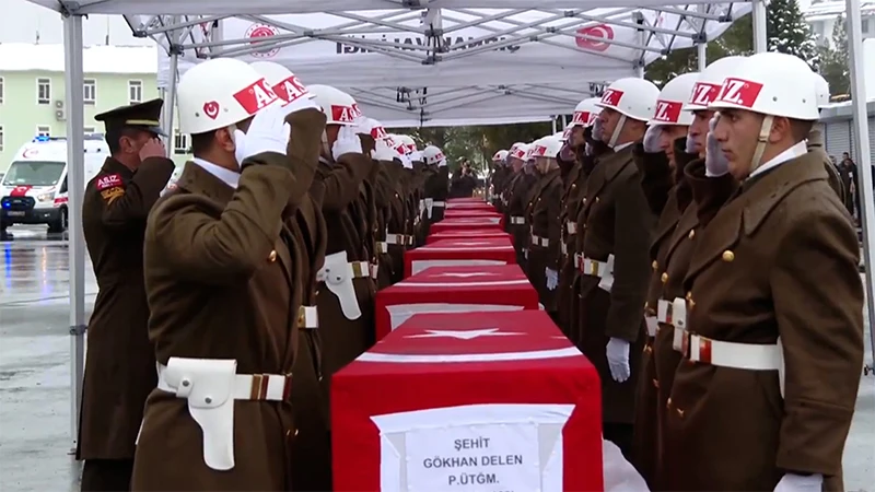 Kahramanlara veda! Şehitler memleketlerine uğurlandı