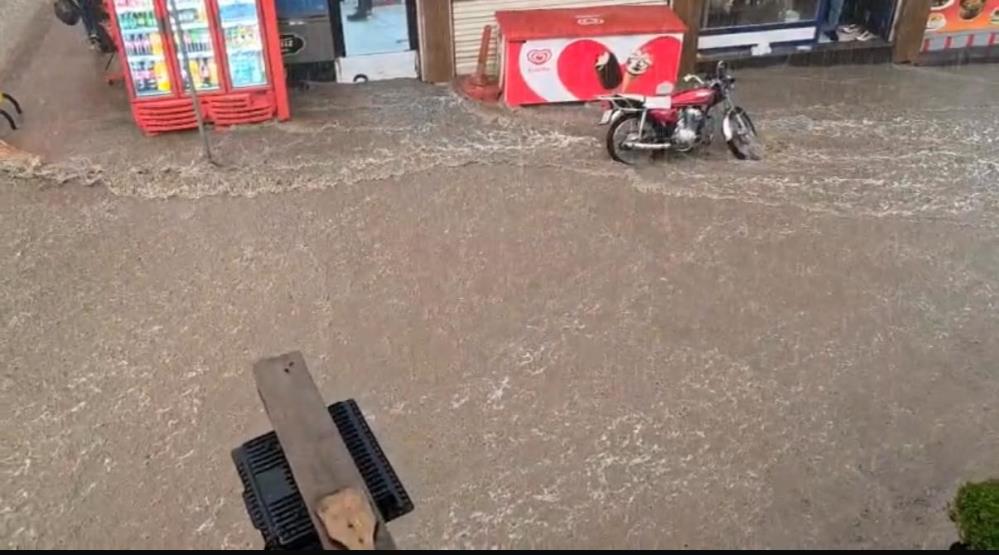 Şanlıurfa yağmura hasret!  Komşu iller sel felaketiyle boğuşuyor