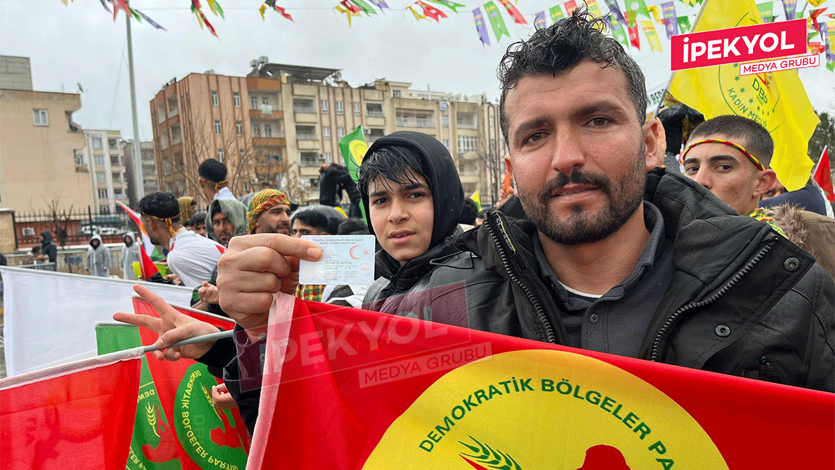 Şanlıurfa’da çocuğuna ‘Selahattin Demirtaş’ ismini vermişti! Kimlikle beraber Newroz’a katıldı