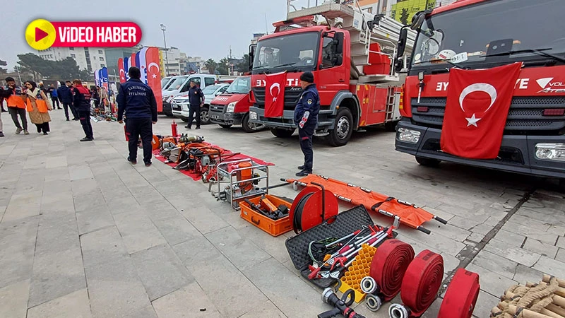 'Asrın felaketi'nde kullanılan araç ve malzemeler sergilendi!  Şanlıurfa’da enkazdan çıktı arama kurtarma gönüllüsü oldu