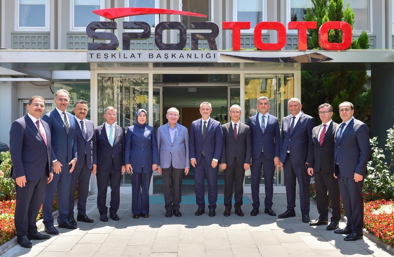 Şanlıurfa'da bakanlık çıkışında yüzü en çok gülen Bucak oldu