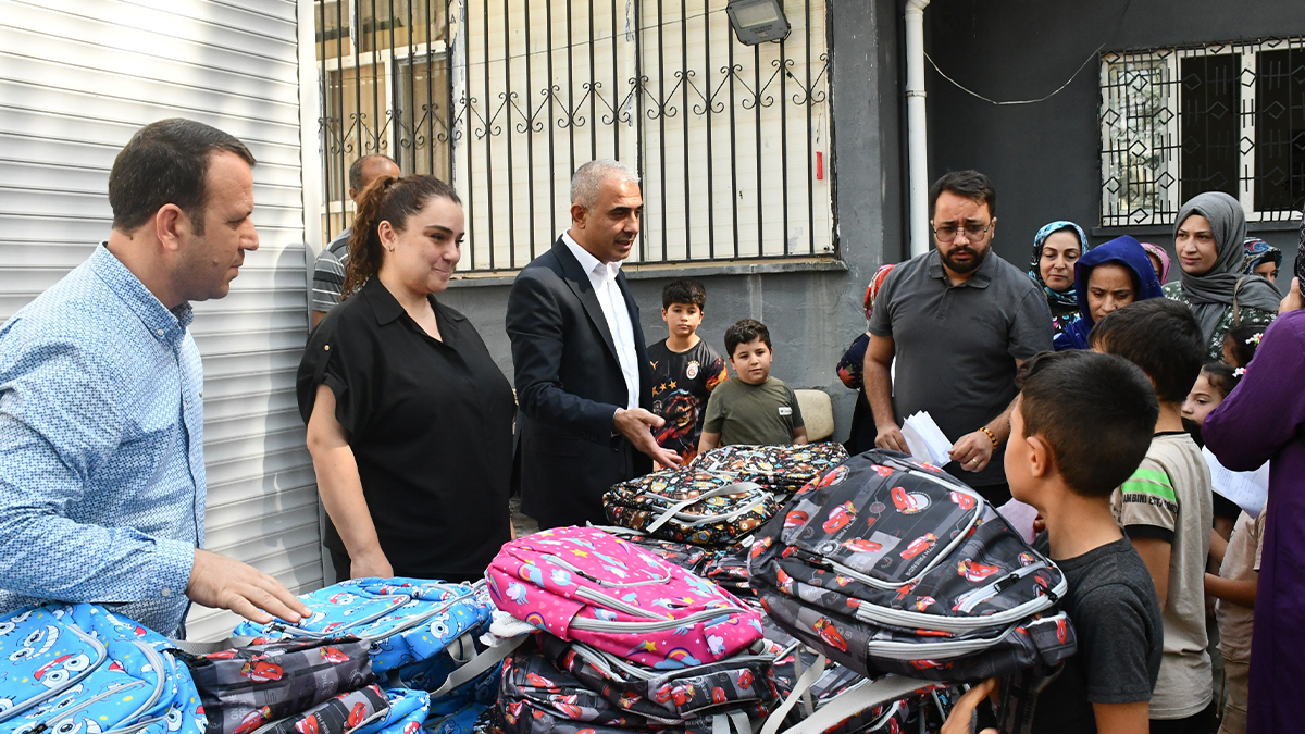 Şanlıurfa'da bin 250 öğrenciye çanta dağıtıldı