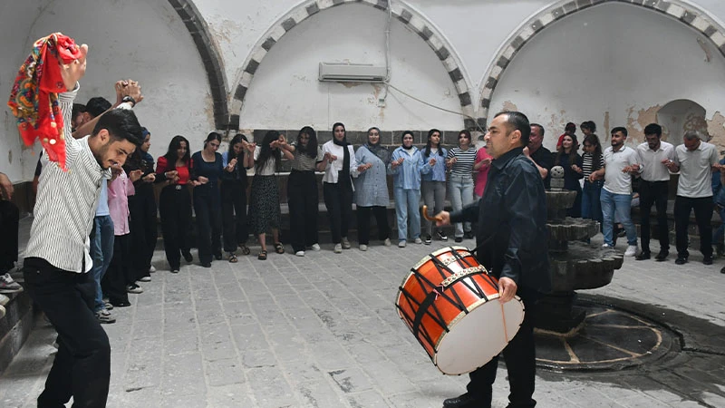 Şanlıurfa'da öğrencilere hamam eğlencesi