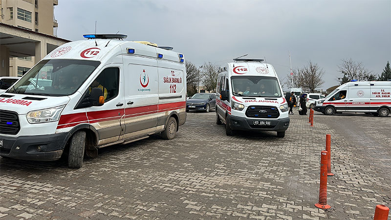 Şanlıurfa’da iki otomobil kafa kafaya çarpıştı! Çok sayıda yaralı var