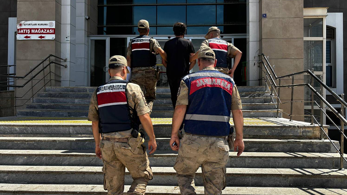 Şanlıurfa’da 25 yıl hapis cezasıyla aranıyordu! Yakayı ele verdi