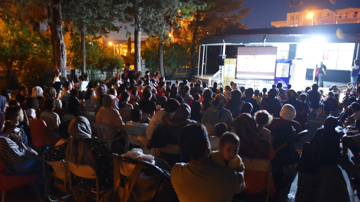 Siverek’te miniklerin sinema heyecanı