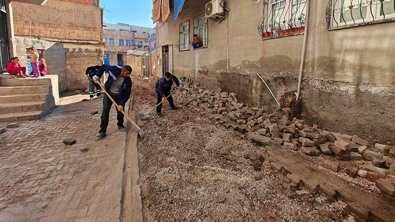 Eyyübiye'de doğal gaz çalışmaları sonrası sokaklar yenileniyor