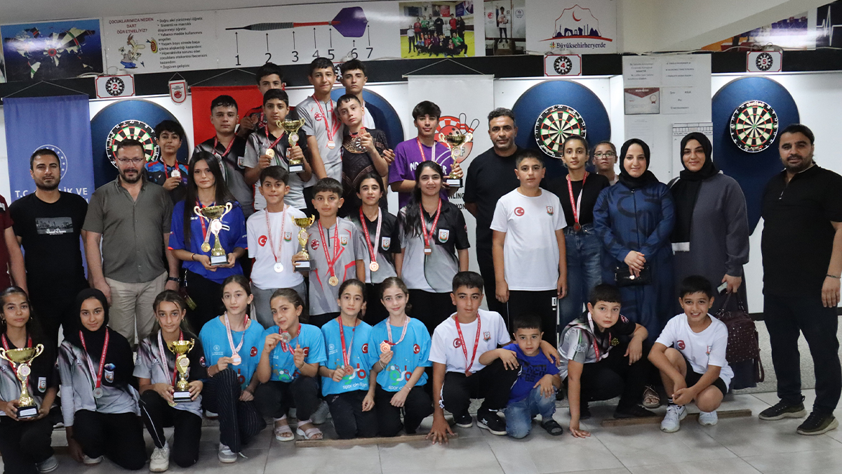Şanlıurfa’da Zafer Bayramı dartla kutlandı! Dereceye girenler ödüllendirildi