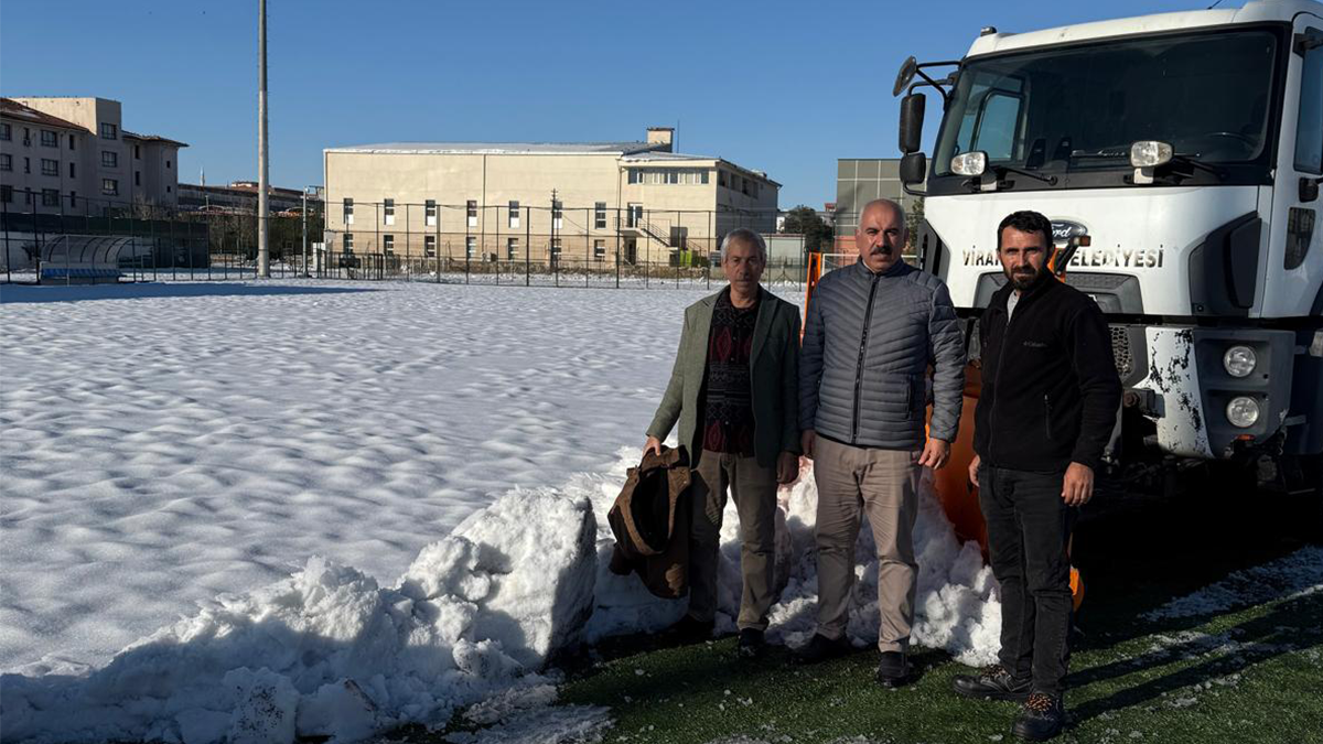 Şanlıurfa temsilcisinden maç öncesi stat temizliği