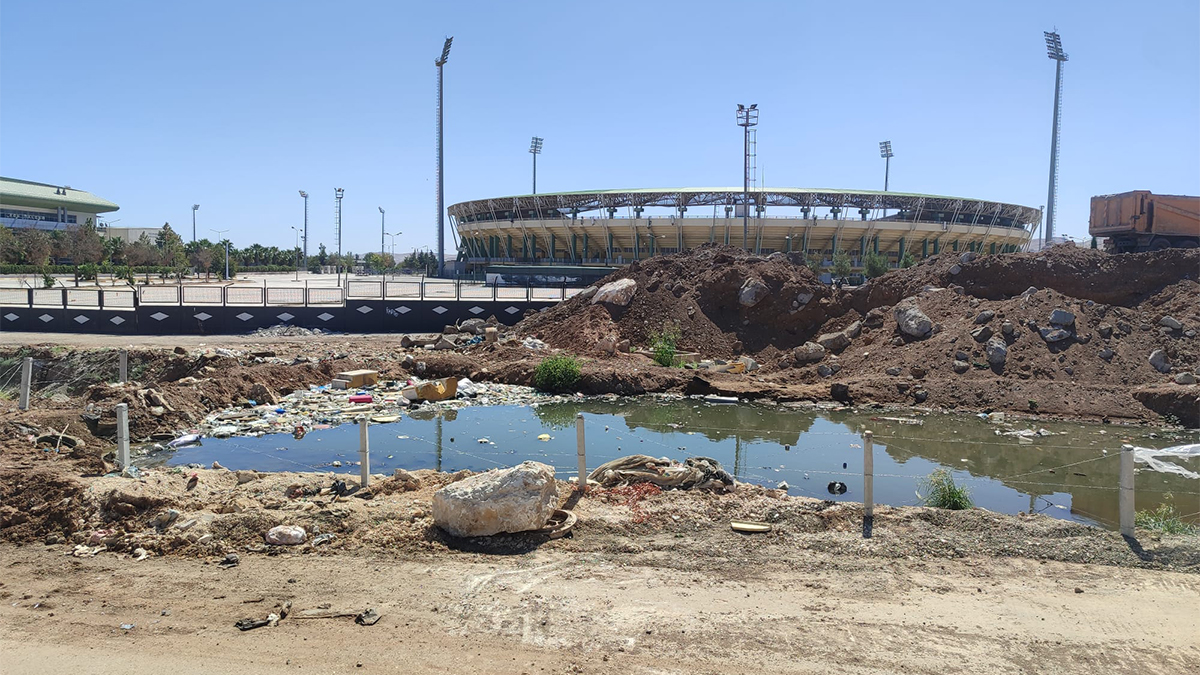 Şanlıurfa’da stadın yanı çöplükten farksız!