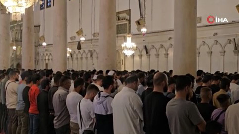 Suriye'de ilk Kurban Bayramı namazı!