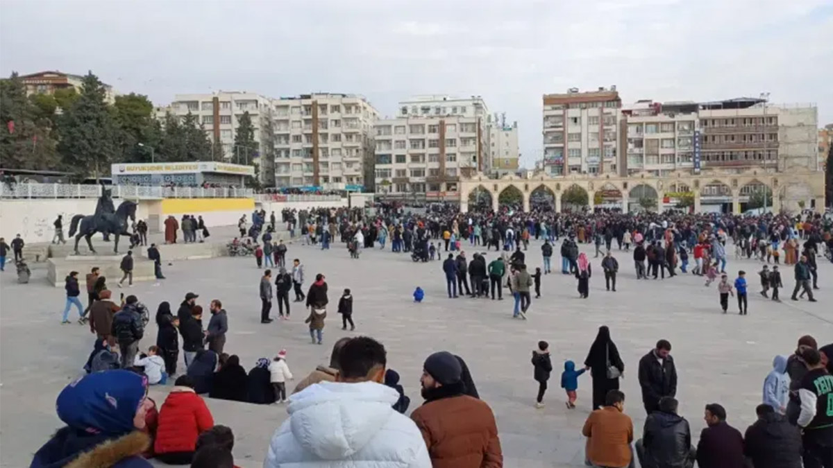 Suriyeliler akın akın gidiyor! Bakan açıkladı, rakamlar şaşırttı