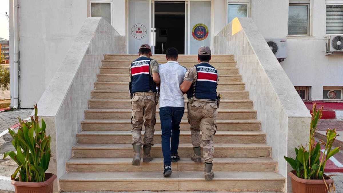 Şanlıurfa’da dolandırıcılık suçundan aranan firari yakalandı!