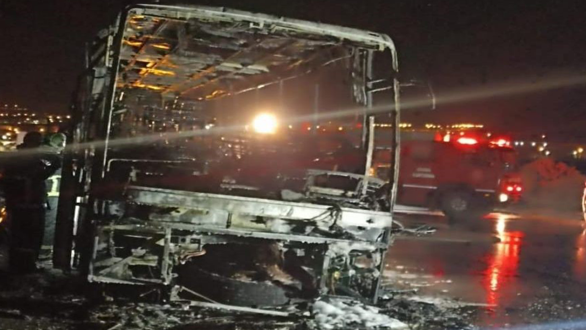 Şanlıurfa'ya gelen otobüs alev aldı:  Şoför dikkatiyle felaketi önledi