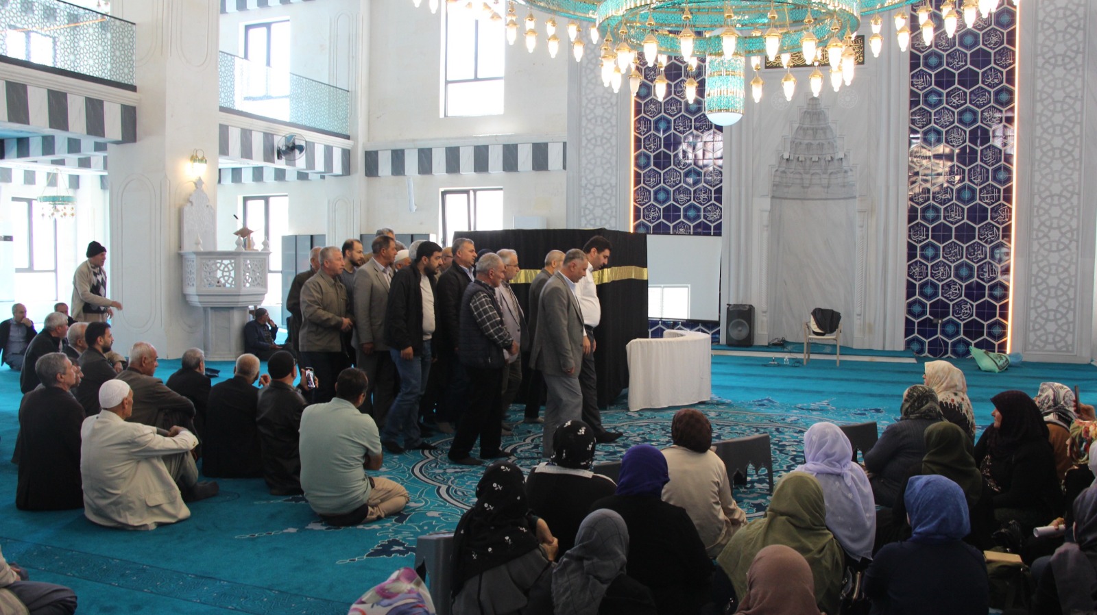 Şanlıurfa’da hacı adayları tavaf heyecanı yaşadı!