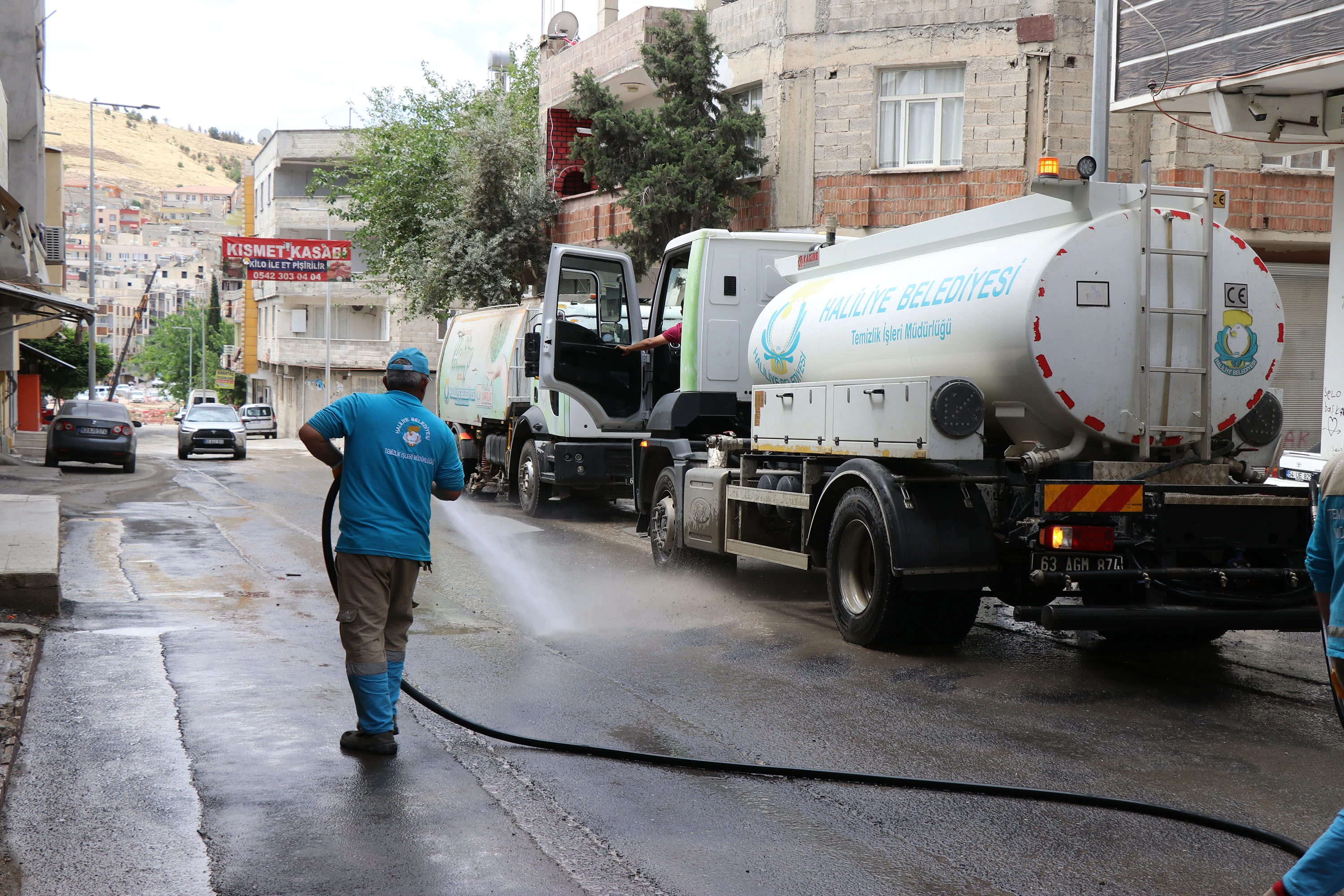 Haliliye baştan aşağı temizleniyor