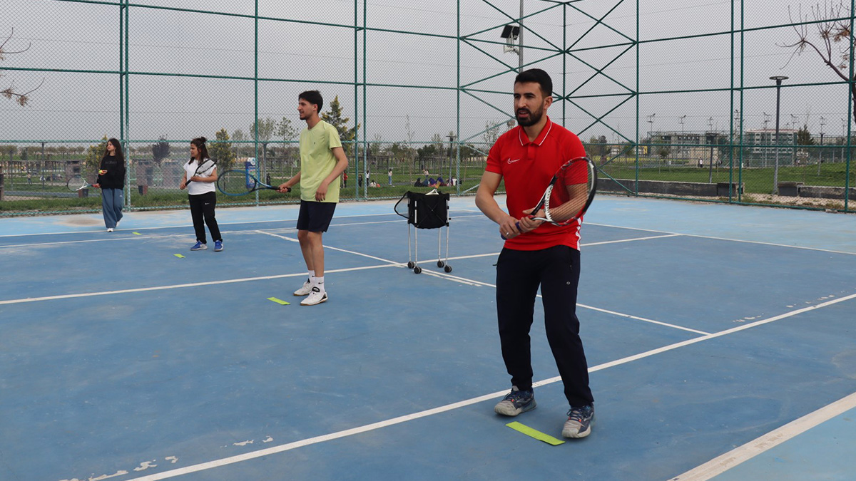 Eyyübiye’de tenisle tanışma fırsatı! Ücretsiz kurs desteği
