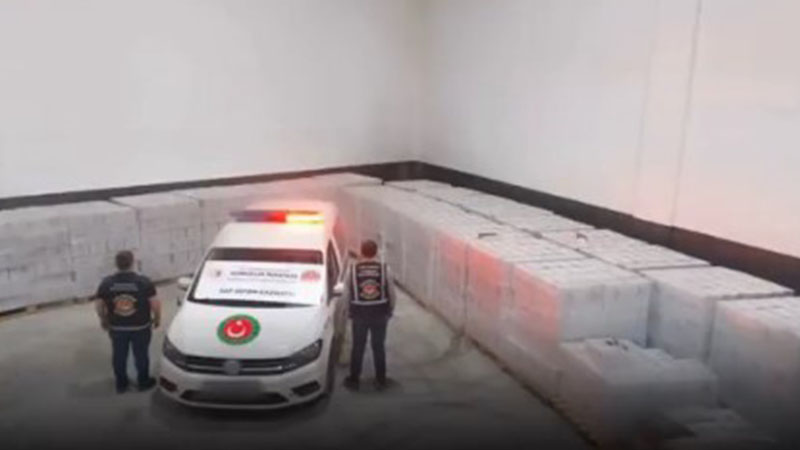 Dijital takip ele verdi: Gaziantep-Şanlıurfa otoyolunda 15 milyonluk kaçak içki operasyonu