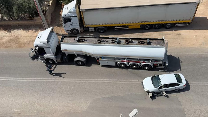 Suruç’ta otomobil ile tır çarpıştı!