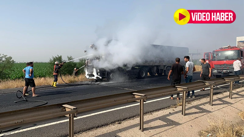 Şanlıurfa'da seyir halindeki tır bir anda alev topuna döndü!