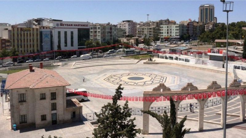 Şanlıurfa'da meydan tartışması hiç bitmeyecek gibi!