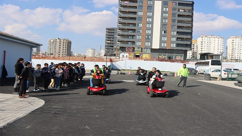 Şanlıurfa’da çocuklara uygulamalı trafik eğitimi!