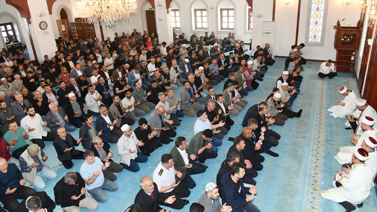 Trakya Şanlıurfalılar Derneği’nden şehit polisler için duygu dolu anma