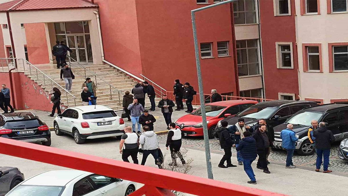 Üniversitede rehine krizi