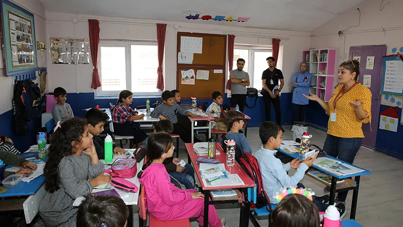 Urfa’da çocuklara geri dönüşüm ve hijyen eğitimi