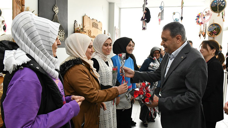 Vali Şıldak’ın kadınlar günü mesaisi